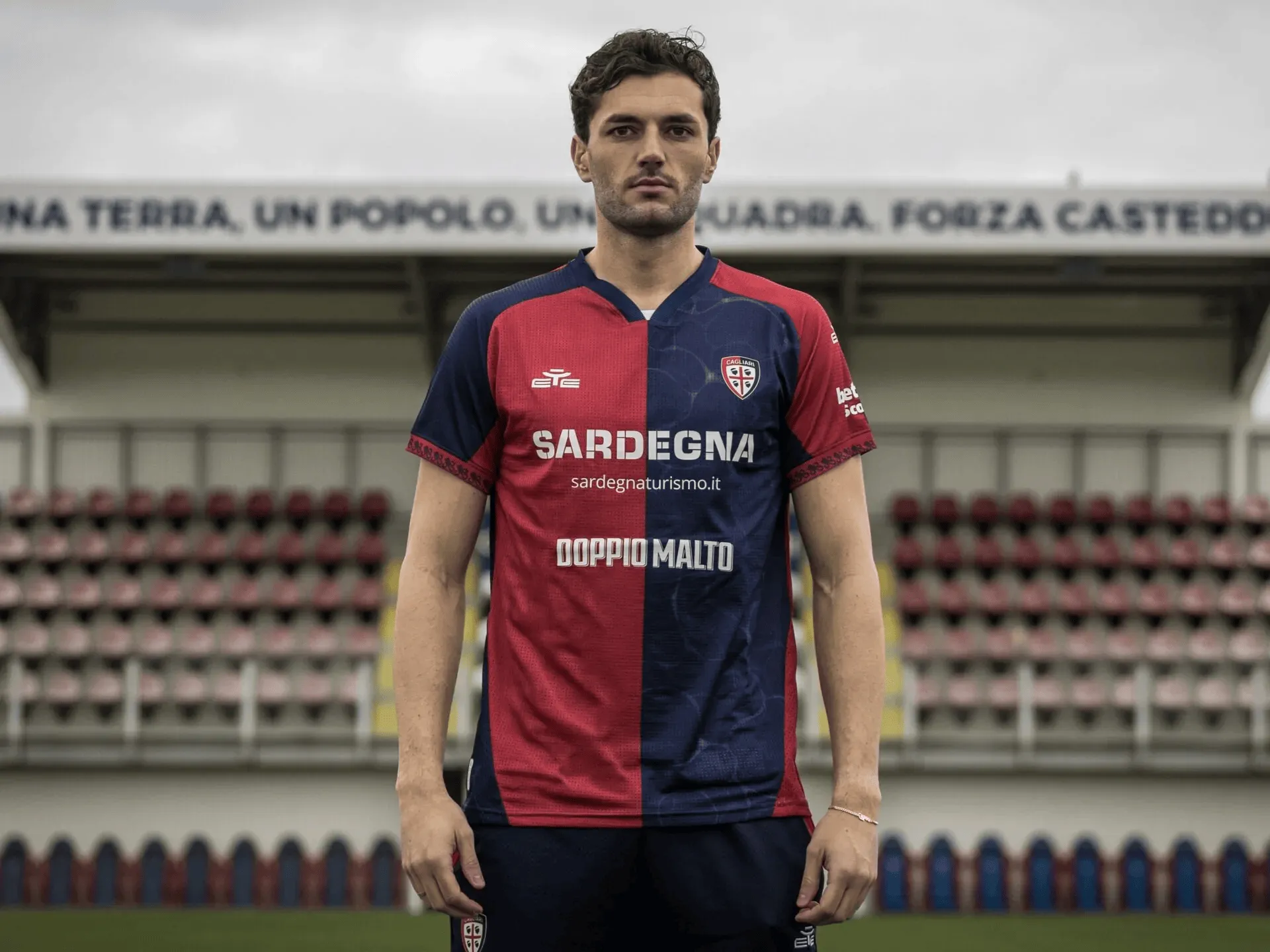 开云体育在线-官方：卡利亚里租借科莫后卫多塞纳，租期至本赛季结束