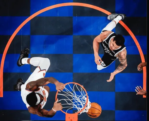 开云体育官网-篮网惨负尼克斯遭遇三连败，尼克斯则终结近期的一波四连败