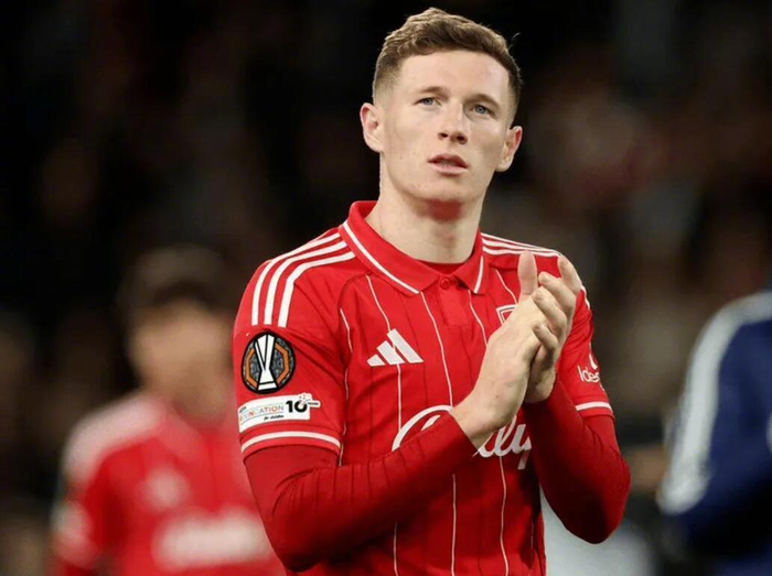 开云体育在线-曼联今夏中场引援名单曝光，安德森居首拜仁竞逐|埃利奥特-安德森|每日邮报|锋线|英格兰|转会_新浪体育_新浪新闻